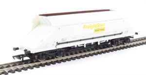 DAPOL 4F-026-034 HIA IN FREIGHTLINER HEAVY HAUL IN WHITE (EARLY BUILD)