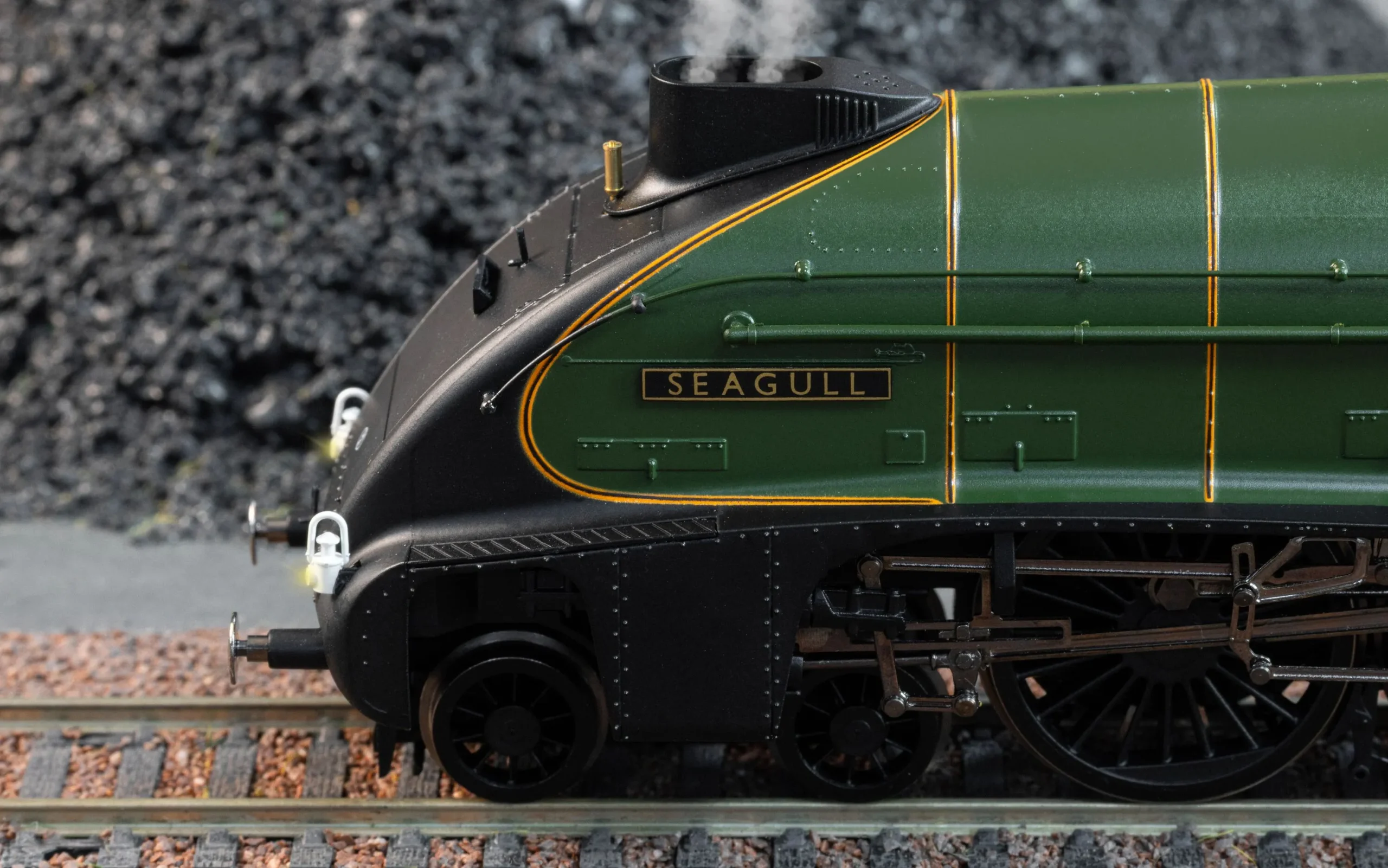 HORNBY R30552SS Class A4 - 'Seagull' - 60033 (With Steam Generator) - Image 7