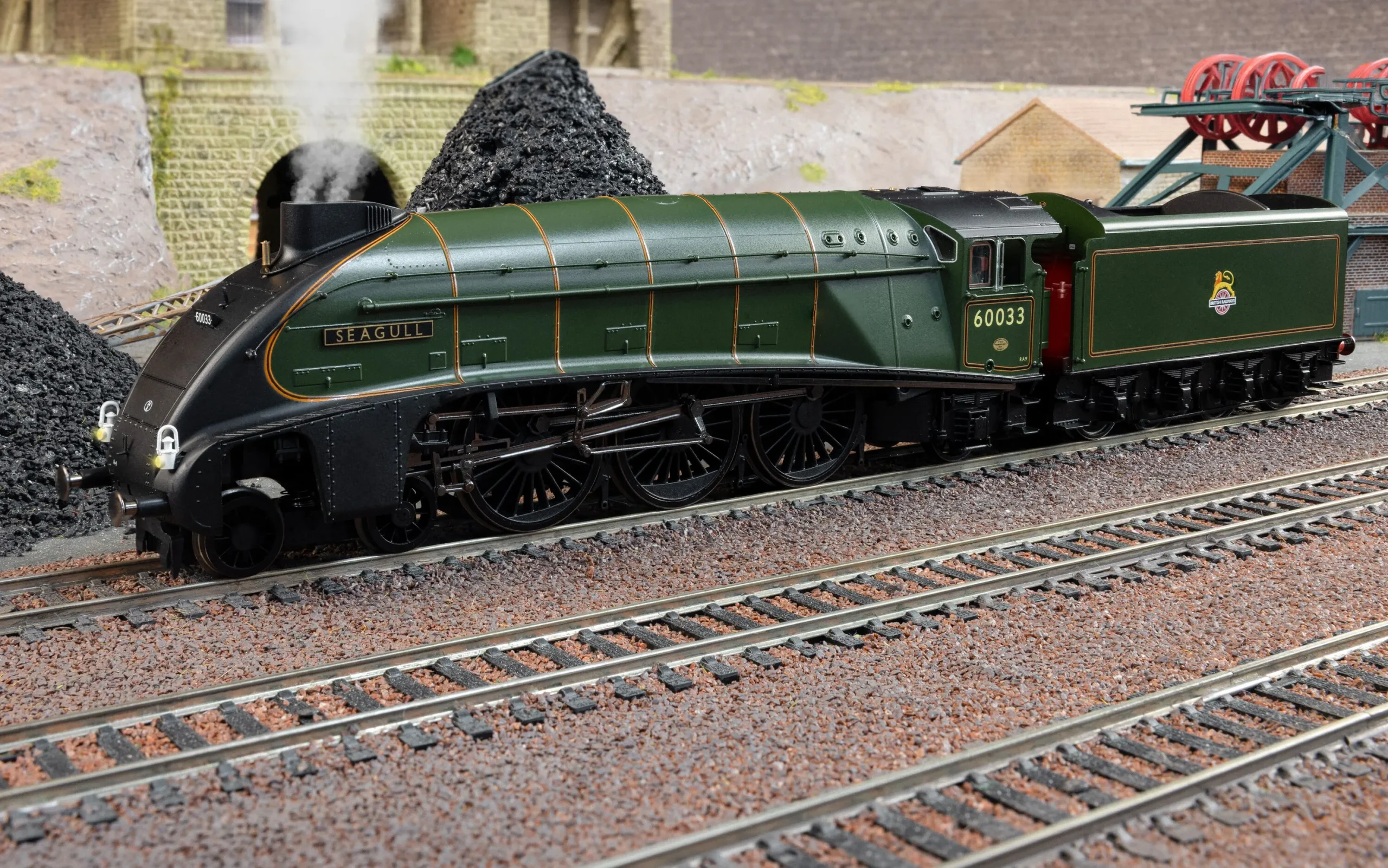 HORNBY R30552SS Class A4 - 'Seagull' - 60033 (With Steam Generator) - Image 8