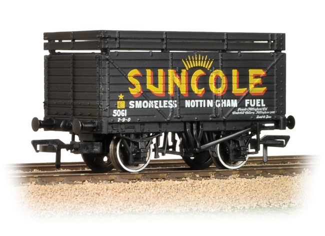 8 Plank Wagon with Coke Rails "SUNCOLE"